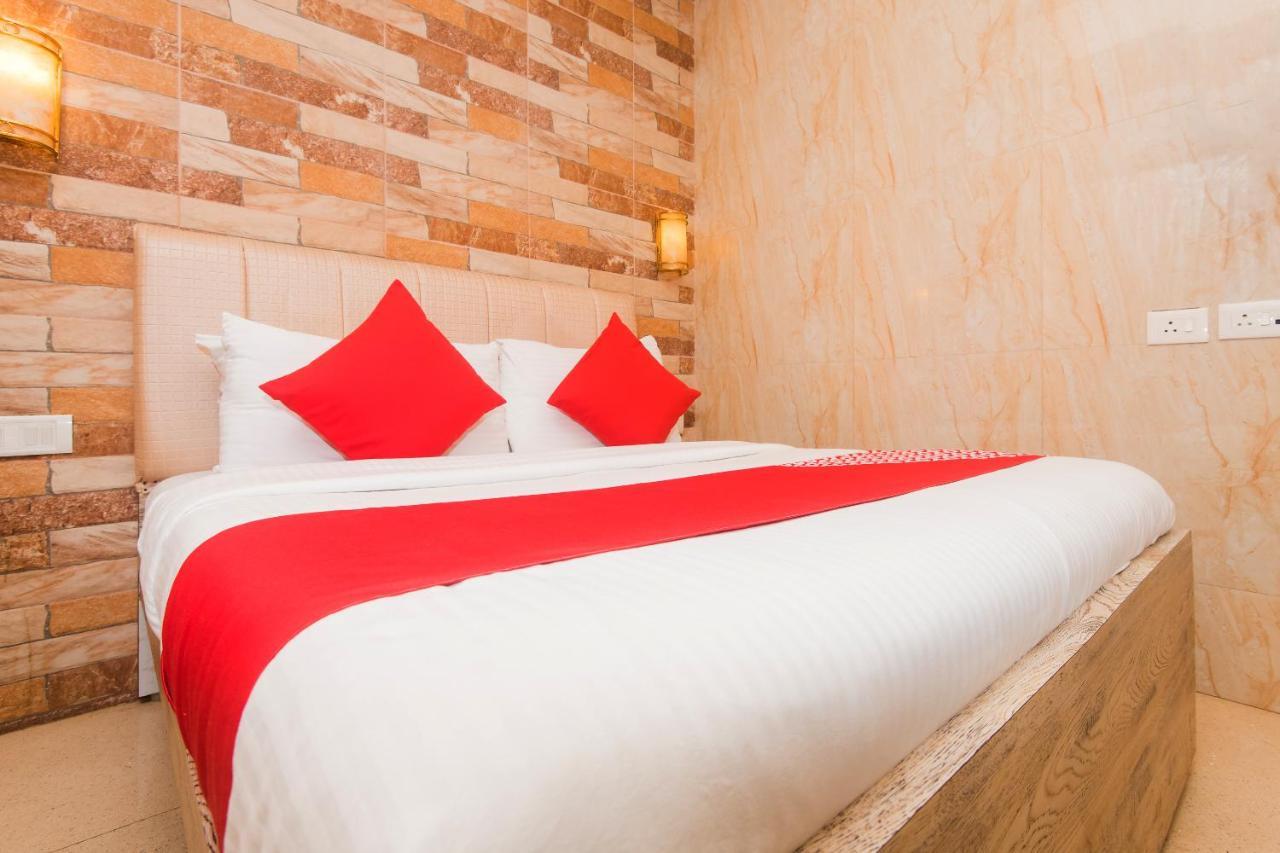 Hotel Oliver, Colaba Мумбаї Екстер'єр фото