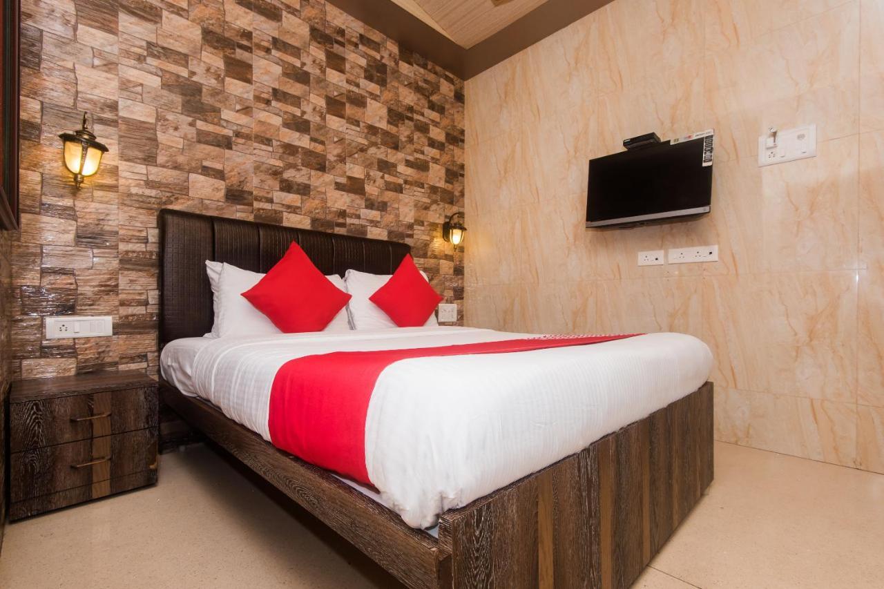 Hotel Oliver, Colaba Мумбаї Екстер'єр фото